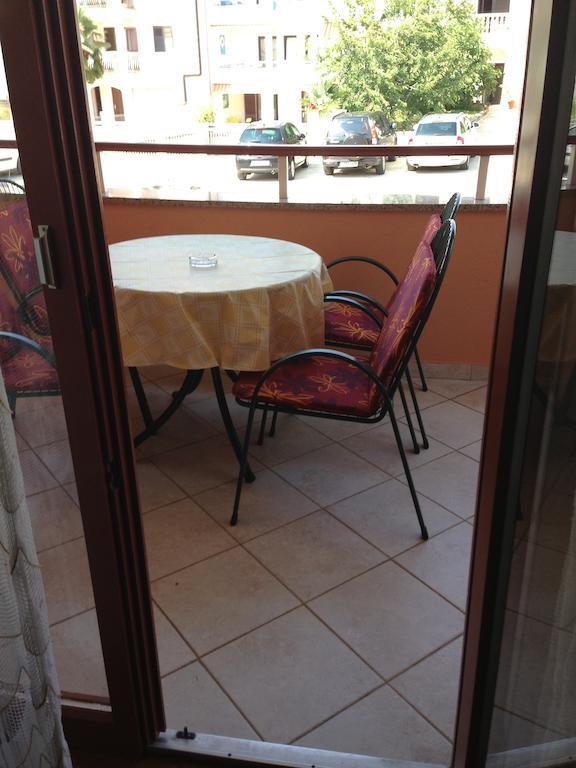 פורץ Apartments Zdjelar חדר תמונה