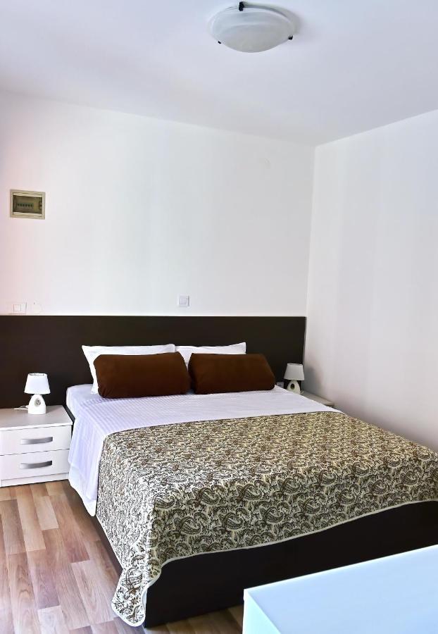 פורץ Apartments Zdjelar חדר תמונה
