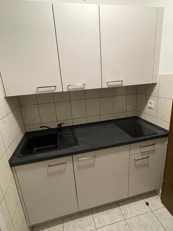 פורץ Apartments Zdjelar מראה חיצוני תמונה