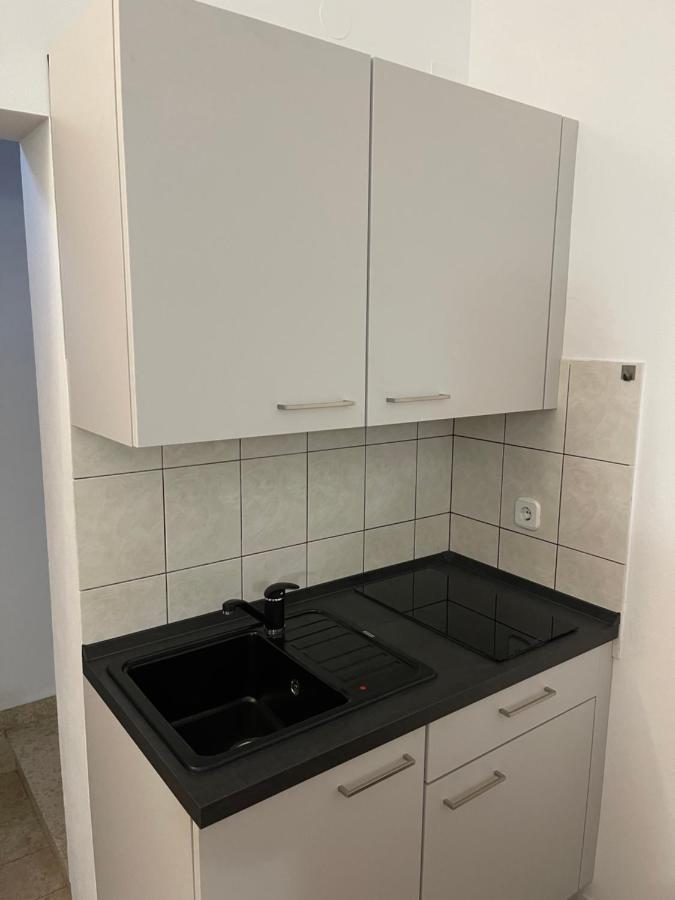 פורץ Apartments Zdjelar מראה חיצוני תמונה