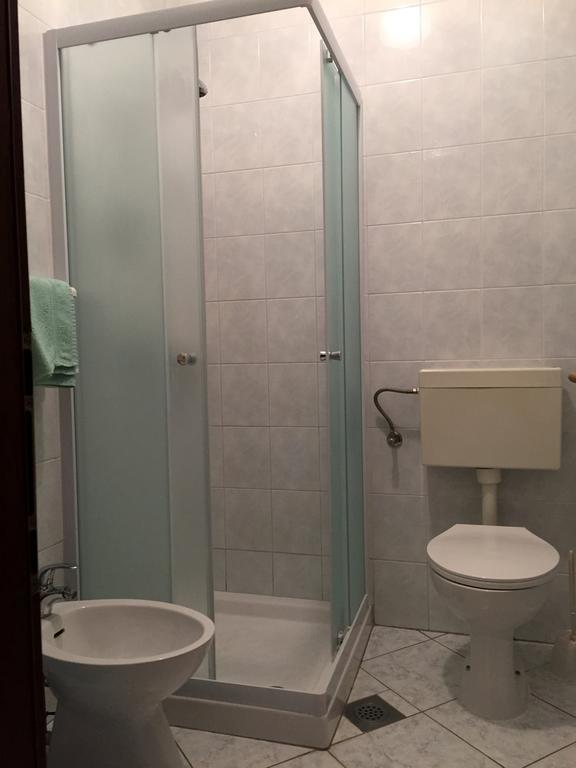 פורץ Apartments Zdjelar מראה חיצוני תמונה