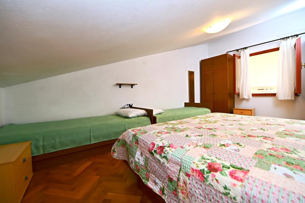 פורץ Apartments Zdjelar מראה חיצוני תמונה