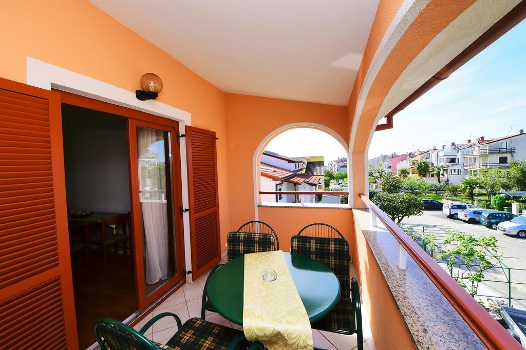 פורץ Apartments Zdjelar מראה חיצוני תמונה