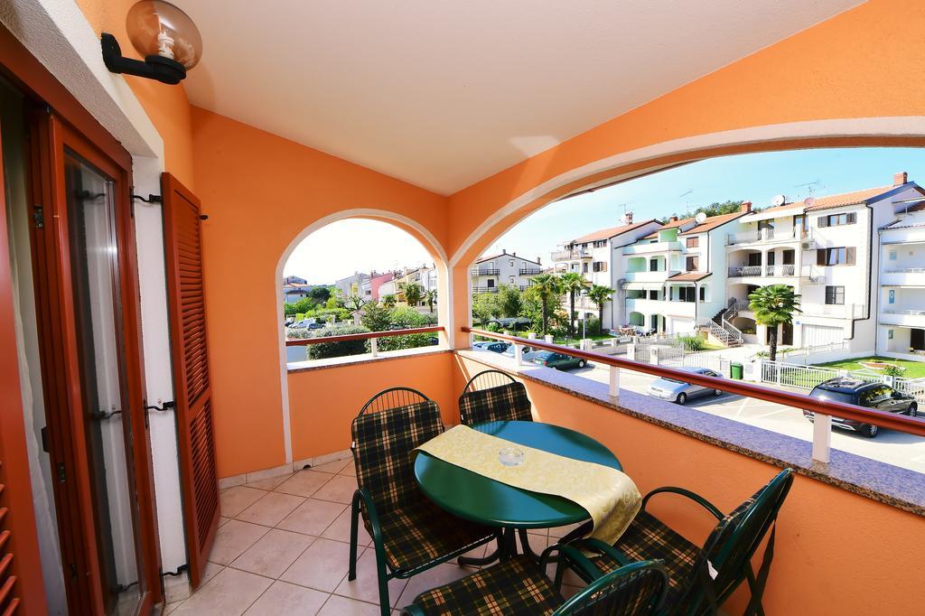 פורץ Apartments Zdjelar מראה חיצוני תמונה