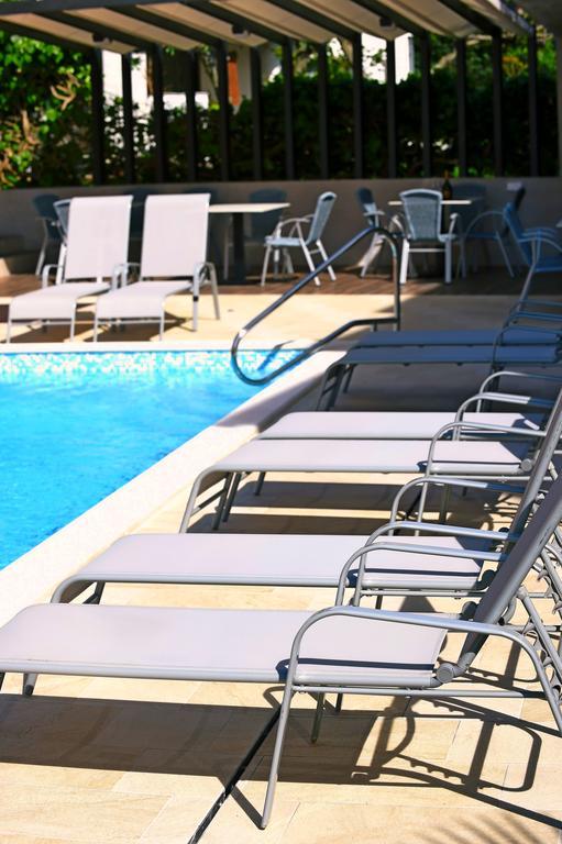 פורץ Apartments Zdjelar מראה חיצוני תמונה