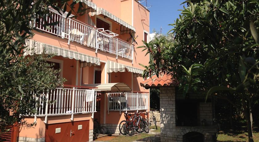 פורץ Apartments Zdjelar מראה חיצוני תמונה